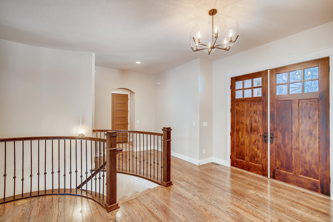 Valdoro Entry Way