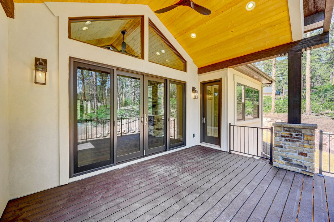 Valdoro Exterior Deck